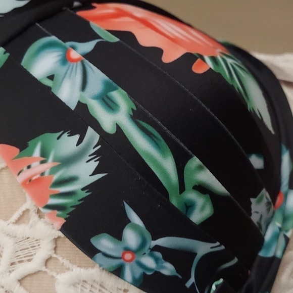 COCOSHIP Retro 50's Floral Halter Bikini Top - Picture 4 of 11